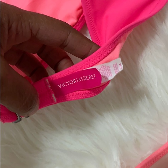 Victoria’s Secret Bikini top. Size M - Picture 3 of 6